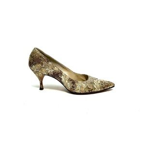 Vintage 1950s gold lurex jacquard fabric pointed toe slip on pumps